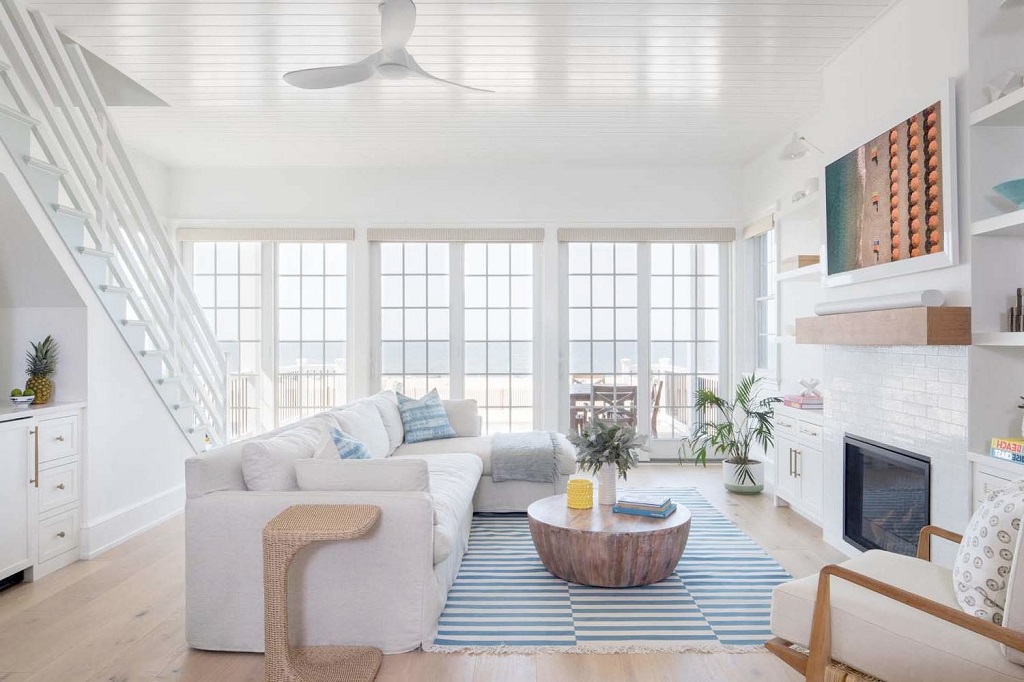 What is the difference between beach decor and coastal decor